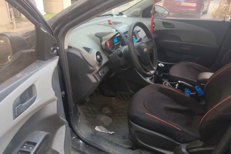 Used Chevrolet Aveo Sonic 2011 Sedan 1.4L MT SL Driver Seat