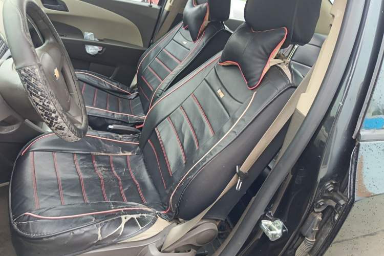 Used Chevrolet Aveo Sonic 2011 Sedan 1.4L MT SL Driver Seat