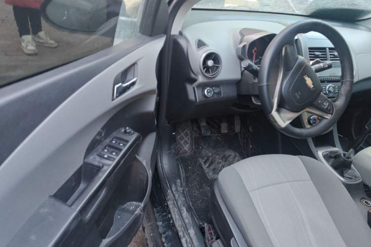 Used Chevrolet Aveo Sonic 2011 Sedan 1.4L Manual Transmission SE Driver Seat