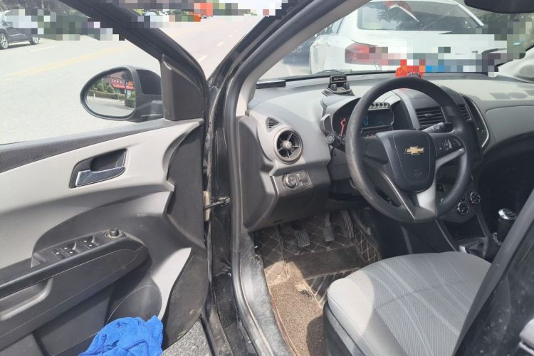 Used Chevrolet Aveo Sonic 2011 Sedan 1.4L Manual Transmission SE Driver Seat