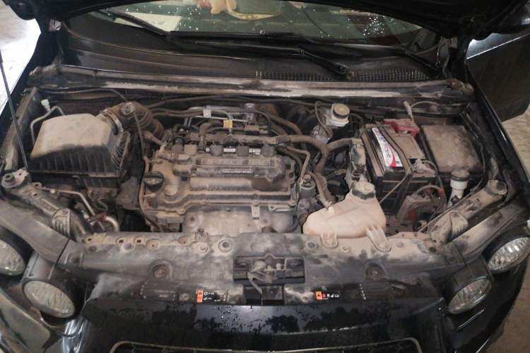 Used Chevrolet Aveo Sonic 2011 Sedan 1.4L MT SL Engine Bay
