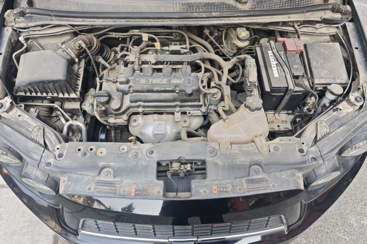 Used Chevrolet Aveo Sonic 2011 Sedan 1.4L Automatic SL Engine Bay