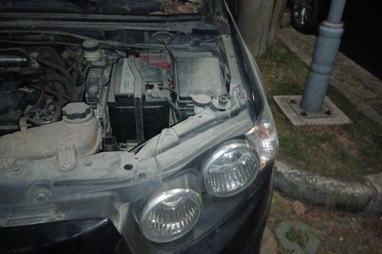 Used Chevrolet Aveo Sonic 2011 Sedan 1.4L Automatic SE Engine Bay Left