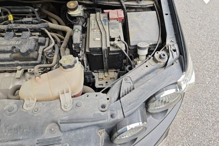 Used Chevrolet Aveo Sonic 2011 Sedan 1.4L Manual Transmission SE Engine Bay Left