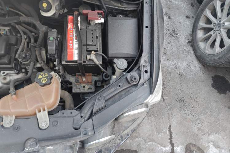 Used Chevrolet Aveo Sonic 2011 Sedan 1.4L Manual Transmission SE Engine Bay Left