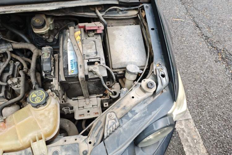 Used Chevrolet Aveo Sonic 2011 Sedan 1.4L MT SL Engine Bay Left