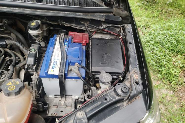 Used Chevrolet Aveo Sonic 2011 Sedan 1.4L Manual Transmission SE Engine Bay Left