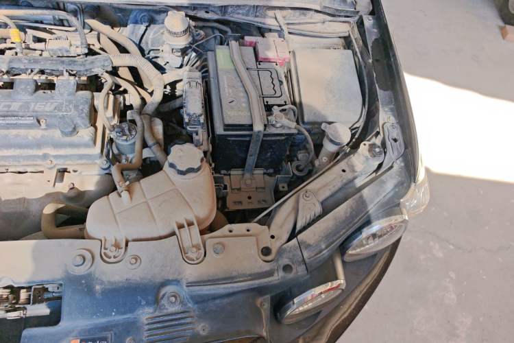 Used Chevrolet Aveo Sonic 2011 Sedan 1.4L Manual Transmission SE Engine Bay Left