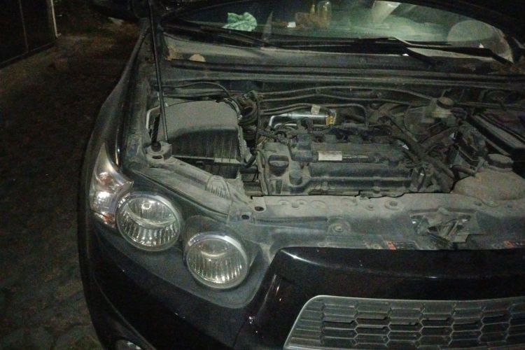 Used Chevrolet Aveo Sonic 2011 Sedan 1.4L Automatic SE Engine Bay Right