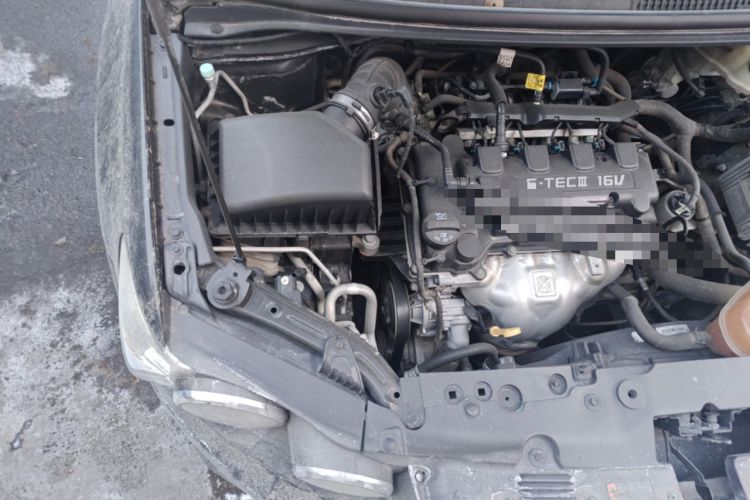 Used Chevrolet Aveo Sonic 2011 Sedan 1.4L Manual Transmission SE Engine Bay Right