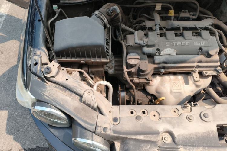 Used Chevrolet Aveo Sonic 2011 Sedan 1.4L Manual Transmission SE Engine Bay Right