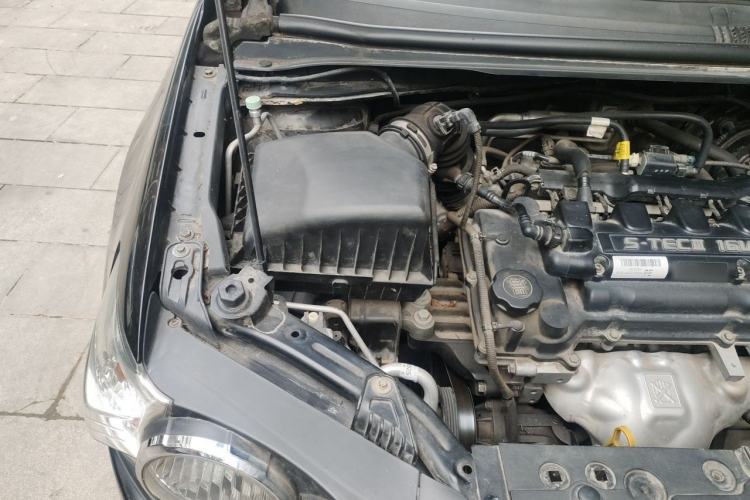 Used Chevrolet Aveo Sonic 2011 Sedan 1.4L Manual Transmission SE Engine Bay Right