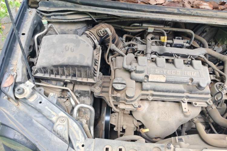 Used Chevrolet Aveo Sonic 2011 Sedan 1.4L MT SL Engine Bay Right