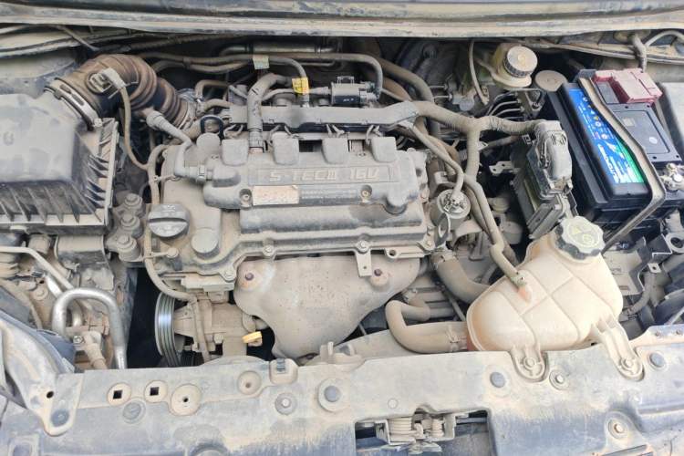 Used Chevrolet Aveo Sonic 2011 Sedan 1.4L MT SL Engine Bay