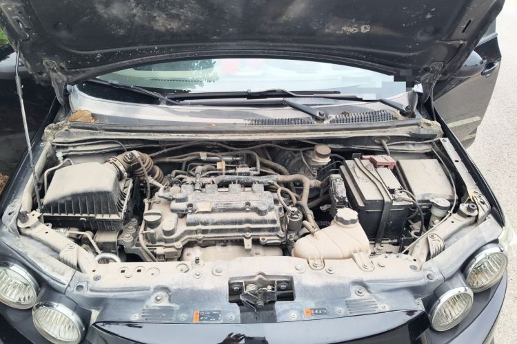 Used Chevrolet Aveo Sonic 2011 Sedan 1.4L Manual Transmission SE Engine Bay