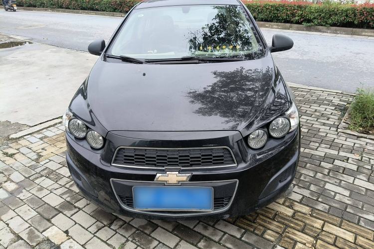 Used Chevrolet Aveo Sonic 2011 Sedan 1.4L MT SL Exterior 1