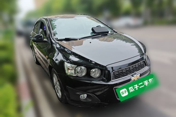 Used Chevrolet Aveo Sonic 2011 Sedan 1.4L Manual Transmission SE Front Right 45 Deg