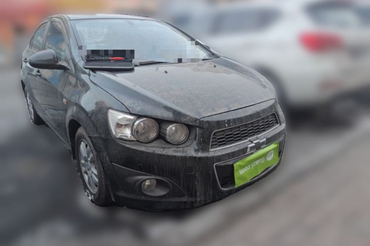 Used Chevrolet Aveo Sonic 2011 Sedan 1.4L Manual Transmission SE Front Right 45 Deg