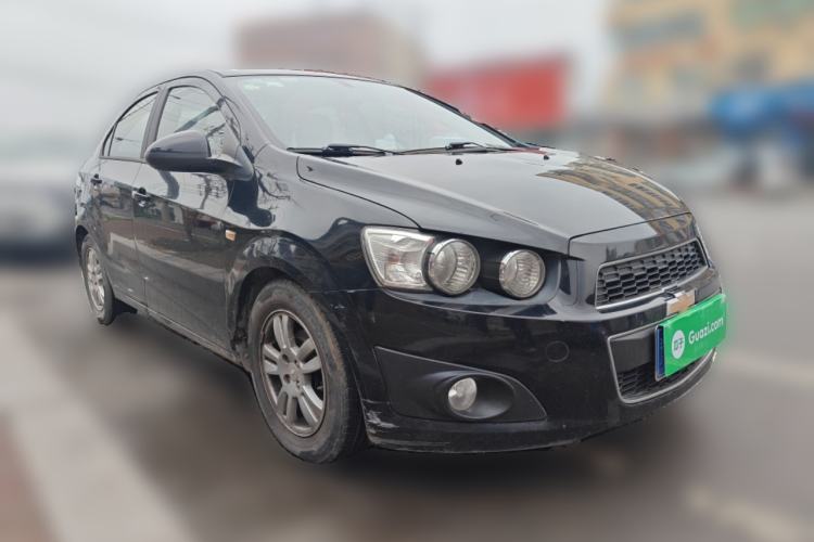 Used Chevrolet Aveo Sonic 2011 Sedan 1.4L Manual Transmission SE Front Right 45 Deg