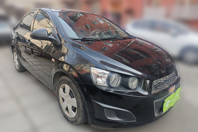 Used Chevrolet Aveo Sonic 2011 Sedan 1.4L Automatic SL Front Right 45 Deg