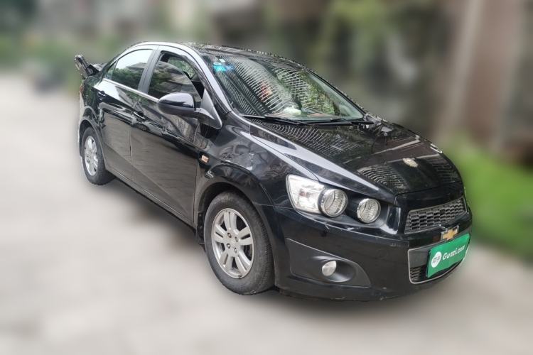 Used Chevrolet Aveo Sonic 2011 Sedan 1.4L Manual Transmission SE Front Right 45 Deg