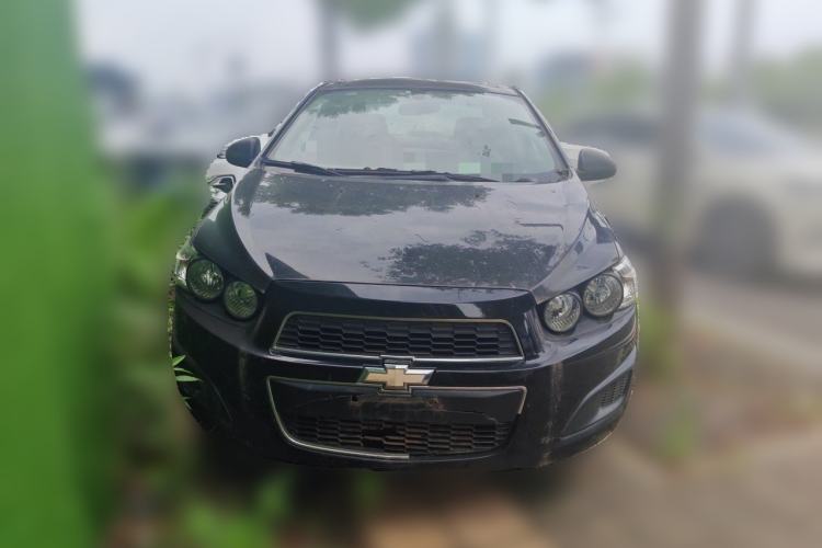 Used Chevrolet Aveo Sonic 2011 Sedan 1.4L MT SL Front