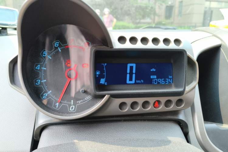 Used Chevrolet Aveo Sonic 2011 Sedan 1.4L Manual Transmission SE Instrument Cluster