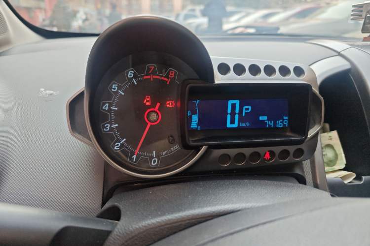Used Chevrolet Aveo Sonic 2011 Sedan 1.4L Automatic SL Instrument Cluster