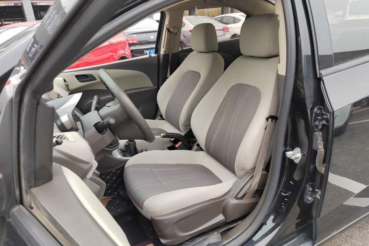 Used Chevrolet Aveo Sonic 2011 Sedan 1.4L MT SL Left Front Seat