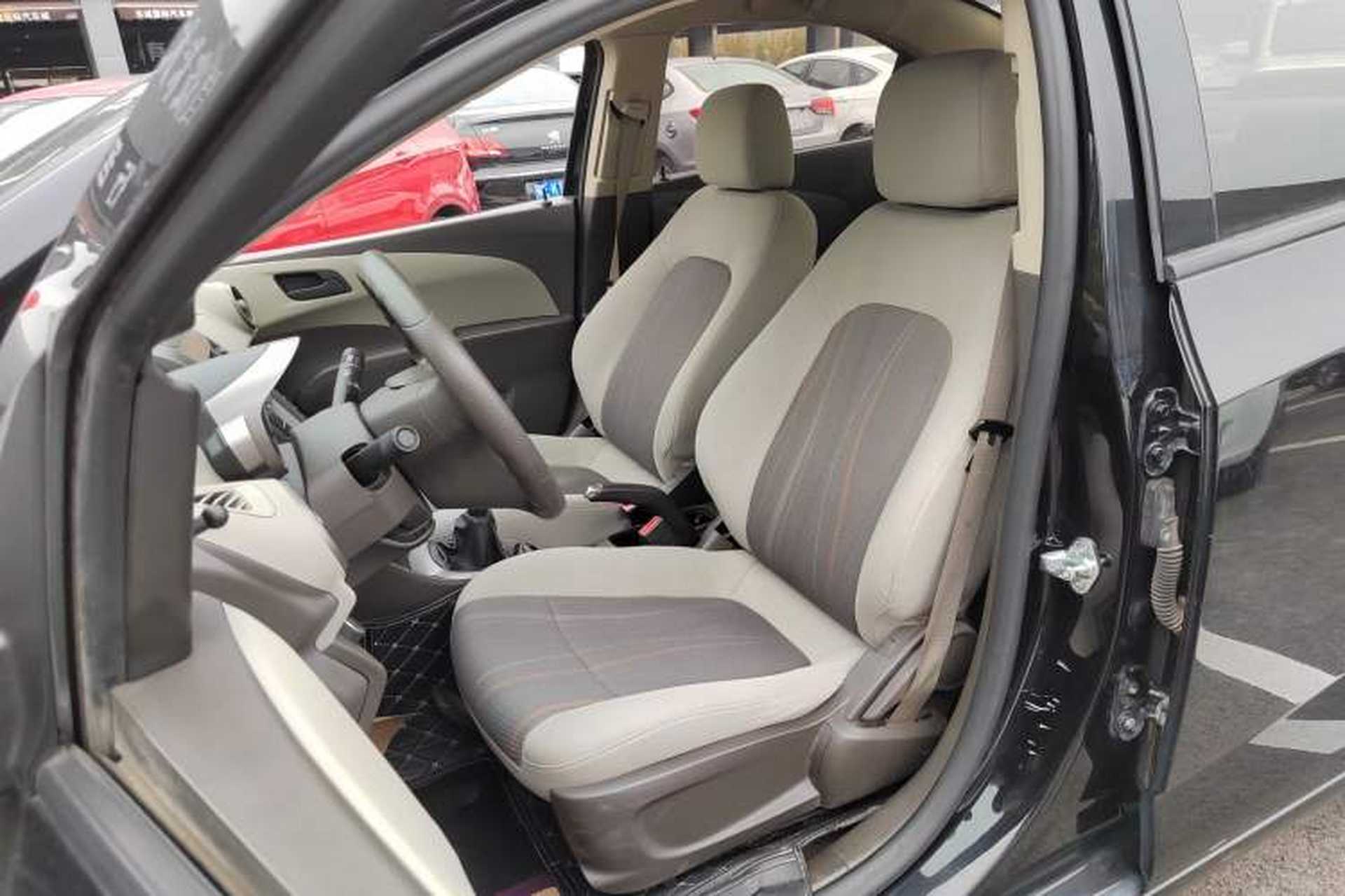 Used Chevrolet Aveo Sonic 2011 Sedan 1.4L MT SL Left Front Seat