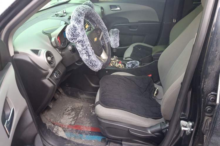 Used Chevrolet Aveo Sonic 2011 Sedan 1.4L Manual Transmission SE Left Front Seat