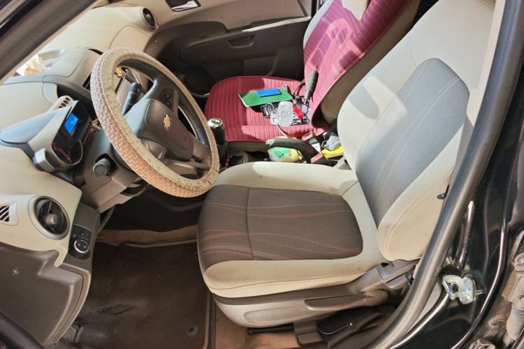 Used Chevrolet Aveo Sonic 2011 Sedan 1.4L Manual Transmission SE Left Front Seat