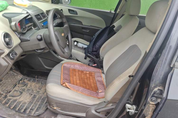 Used Chevrolet Aveo Sonic 2011 Sedan 1.4L MT SL Left Front Seat