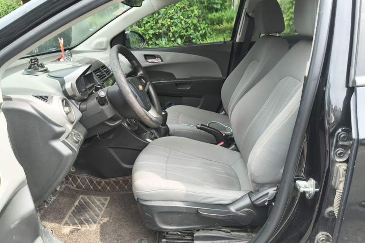 Used Chevrolet Aveo Sonic 2011 Sedan 1.4L Manual Transmission SE Left Front Seat