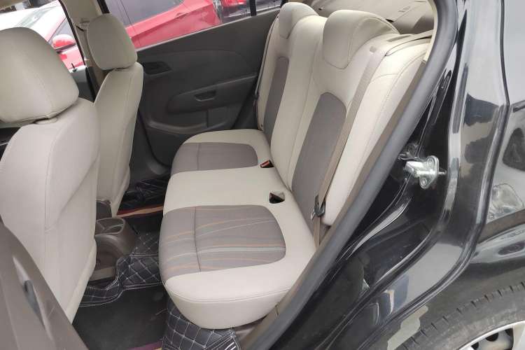 Used Chevrolet Aveo Sonic 2011 Sedan 1.4L MT SL Left Rear Seat