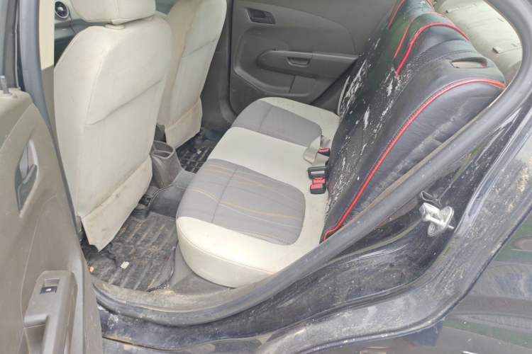 Used Chevrolet Aveo Sonic 2011 Sedan 1.4L MT SL Left Rear Seat
