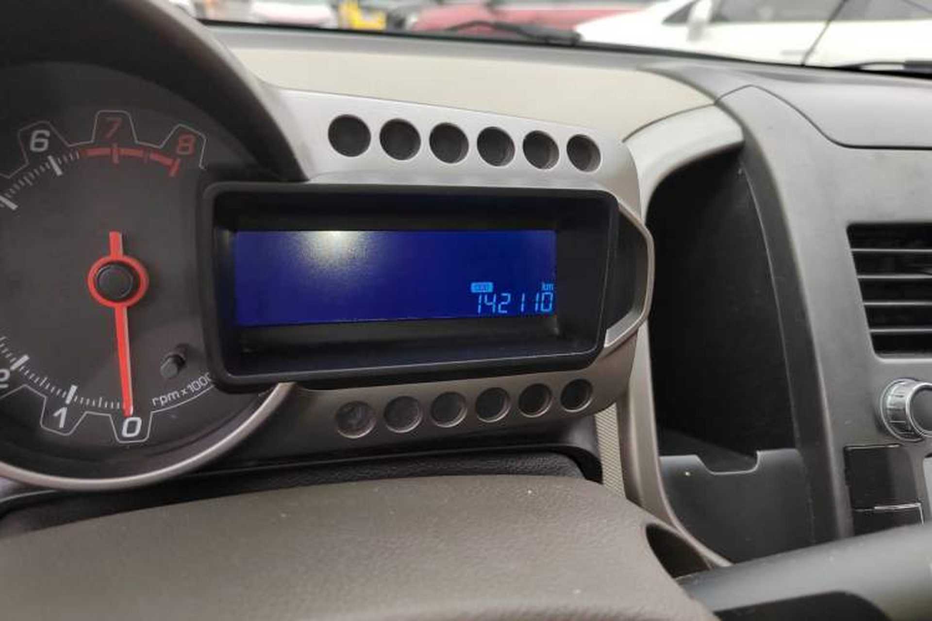 Used Chevrolet Aveo Sonic 2011 Sedan 1.4L MT SL Odometer Close Up