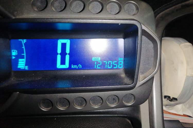 Used Chevrolet Aveo Sonic 2011 Sedan 1.4L MT SL Odometer Close Up