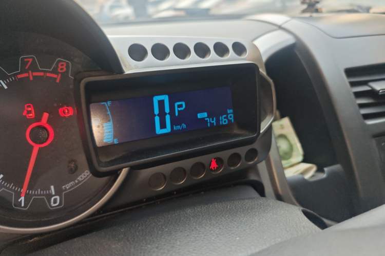 Used Chevrolet Aveo Sonic 2011 Sedan 1.4L Automatic SL Odometer Close Up