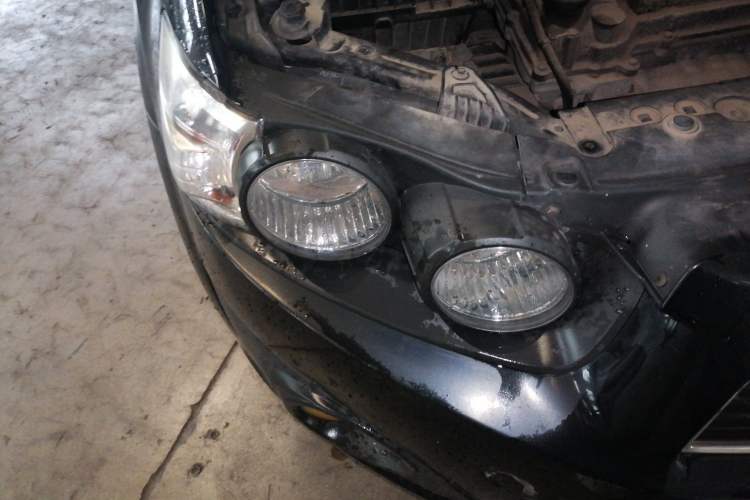 Used Chevrolet Aveo Sonic 2011 Sedan 1.4L MT SL Right Front Headlight