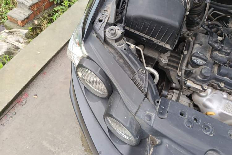 Used Chevrolet Aveo Sonic 2011 Sedan 1.4L MT SL Right Front Headlight