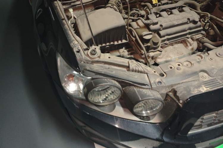 Used Chevrolet Aveo Sonic 2011 Sedan 1.4L MT SL Right Front Headlight