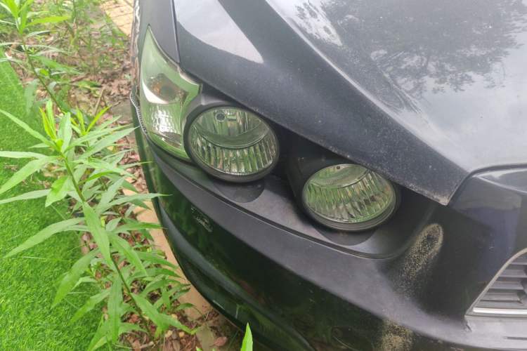 Used Chevrolet Aveo Sonic 2011 Sedan 1.4L MT SL Right Front Headlight