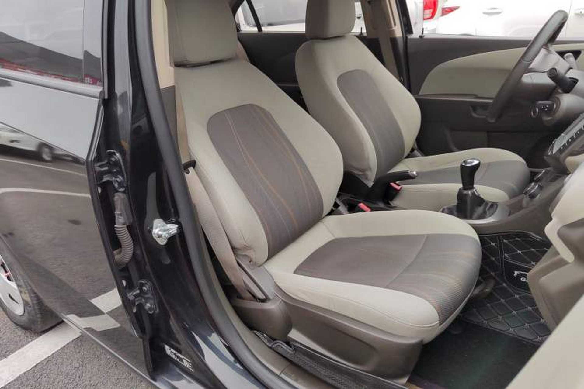 Used Chevrolet Aveo Sonic 2011 Sedan 1.4L MT SL Right Front Seat