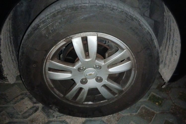 Used Chevrolet Aveo Sonic 2011 Sedan 1.4L Automatic SE Right Front Wheel Hub