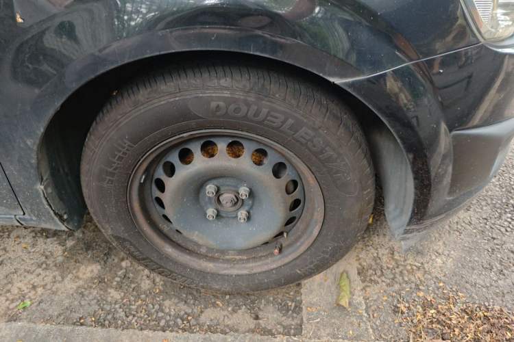 Used Chevrolet Aveo Sonic 2011 Sedan 1.4L MT SL Right Front Wheel Hub
