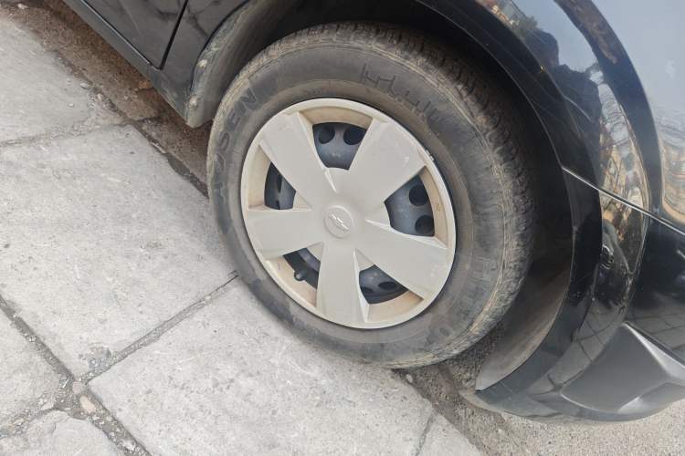 Used Chevrolet Aveo Sonic 2011 Sedan 1.4L Automatic SL Right Front Wheel Hub