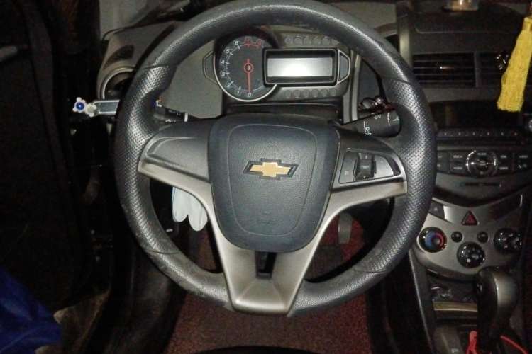 Used Chevrolet Aveo Sonic 2011 Sedan 1.4L Automatic SE Steering Wheel