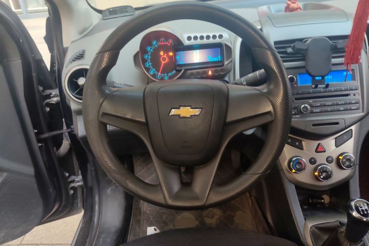 Used Chevrolet Aveo Sonic 2011 Sedan 1.4L MT SL Steering Wheel