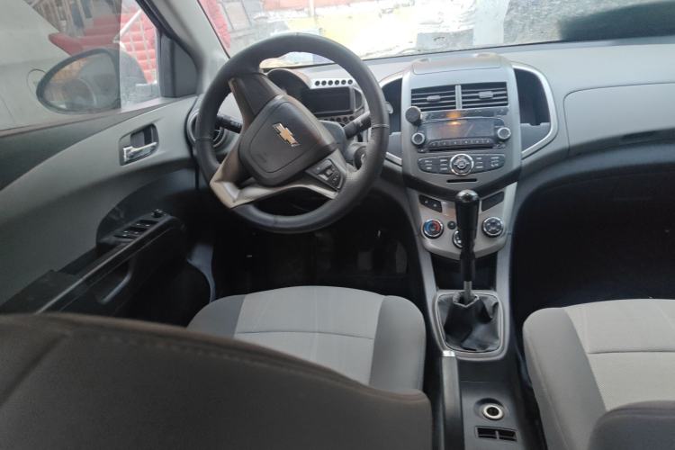 Used Chevrolet Aveo Sonic 2011 Sedan 1.4L Manual Transmission SE Steering Wheel